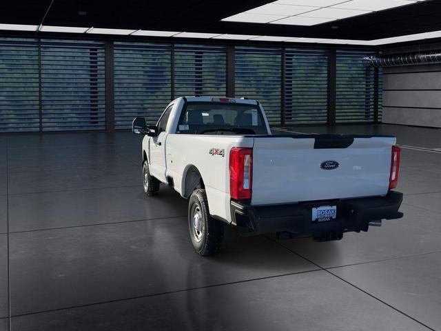 Photo of 2025 Oxford White Ford F-250