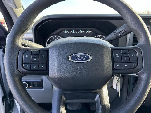Photo of 2025 Oxford White Ford F-250
