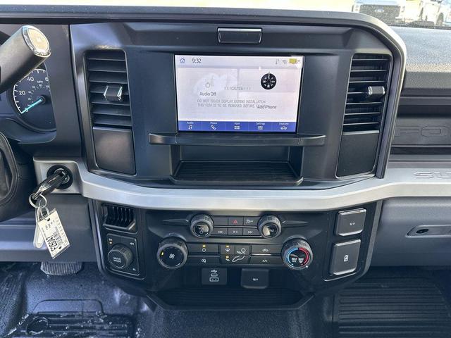 Photo of 2025 Oxford White Ford F-250