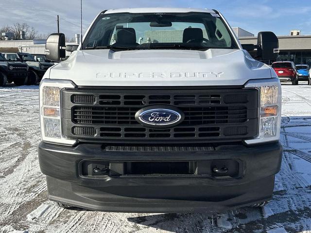 Photo of 2025 Oxford White Ford F-250
