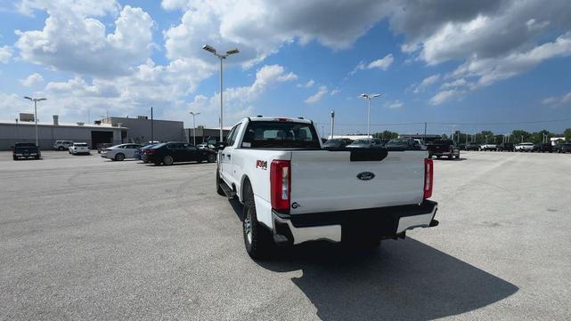 Photo of 2025 Oxford White Ford F-350