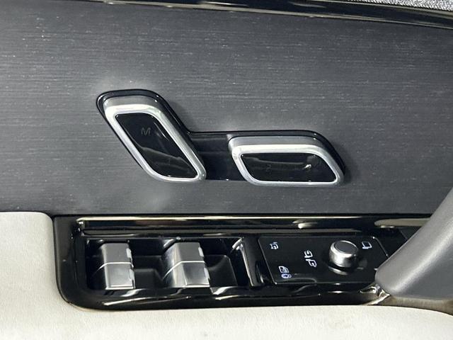 Photo of 2025 Santorini Black Land Rover Range Rover Sport