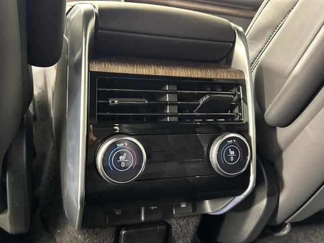 Photo of 2025 Santorini Black Land Rover Range Rover