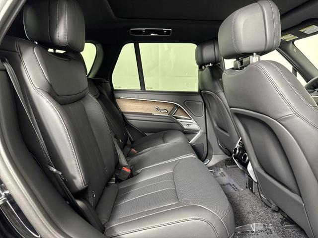 Photo of 2025 Santorini Black Land Rover Range Rover
