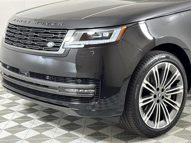 Photo of 2025 Santorini Black Land Rover Range Rover