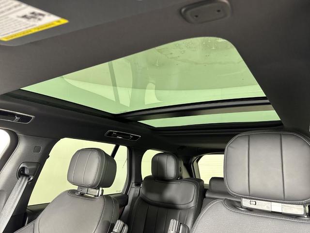 Photo of 2025 Santorini Black Land Rover Range Rover