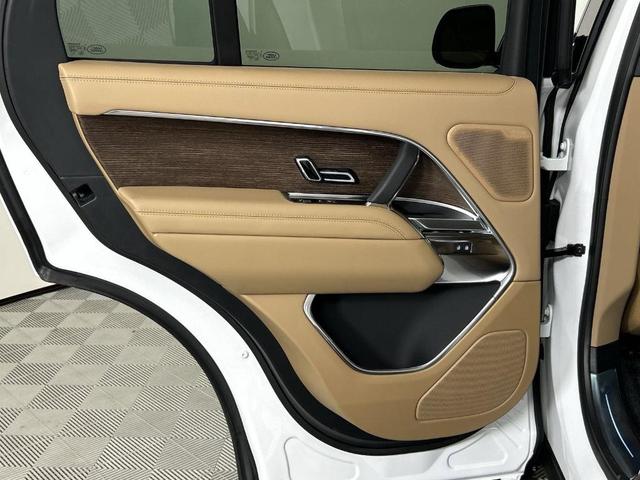 Photo of 2025 Fuji White Land Rover Range Rover