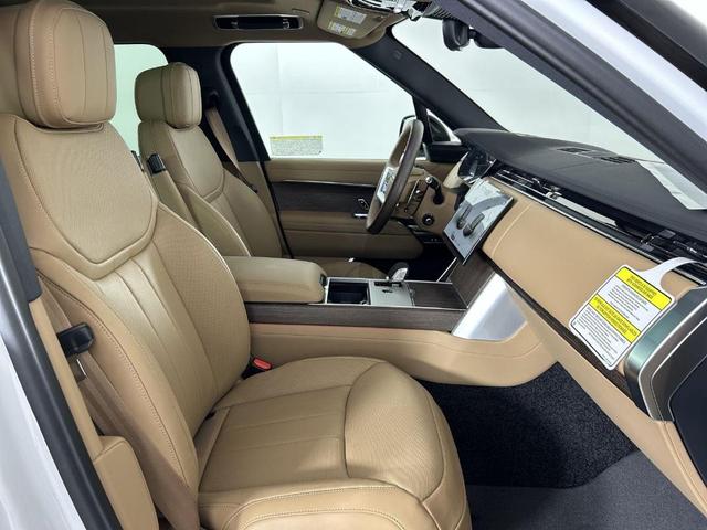 Photo of 2025 Fuji White Land Rover Range Rover