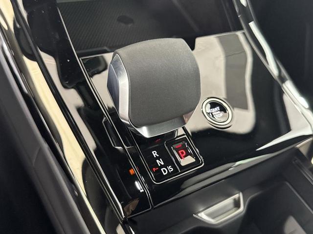 Photo of 2025 Borasco Grey Land Rover Range Rover Sport