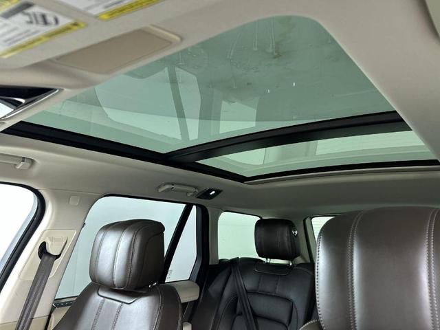 Photo of 2020 Fuji White Land Rover Range Rover