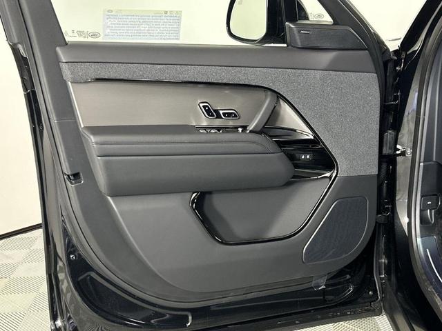 Photo of 2025 Santorini Black Land Rover Range Rover Sport