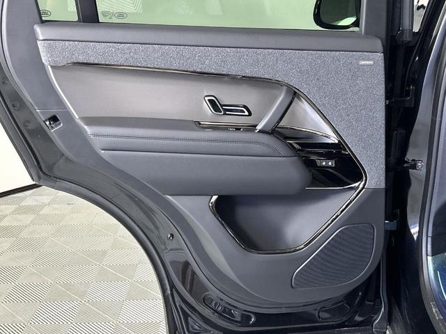 Photo of 2025 Santorini Black Land Rover Range Rover Sport