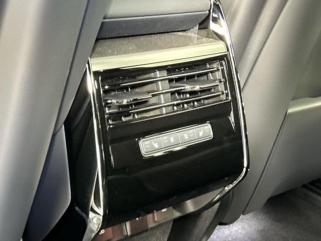 Photo of 2025 Santorini Black Land Rover Range Rover Sport
