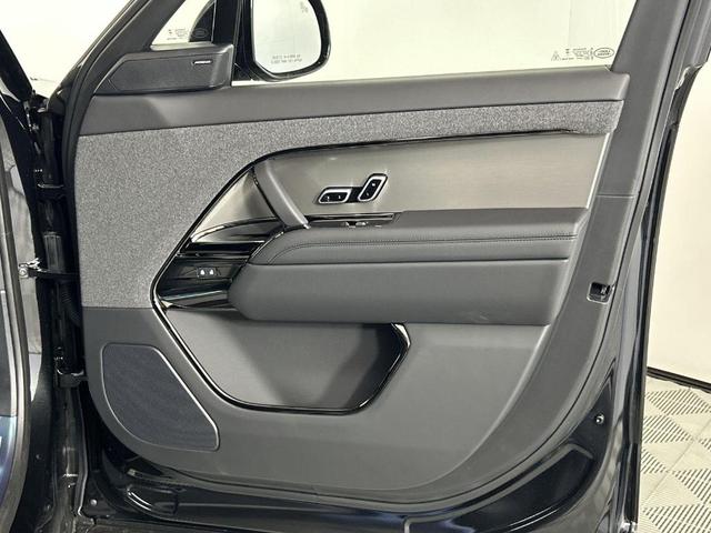 Photo of 2025 Santorini Black Land Rover Range Rover Sport