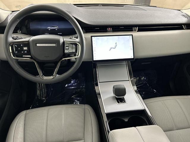 Photo of 2025 Seoul Pearl Silver Land Rover Range Rover Evoque