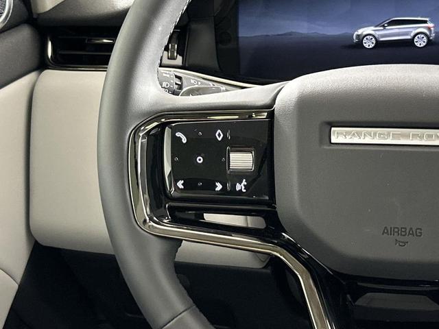 Photo of 2025 Seoul Pearl Silver Land Rover Range Rover Evoque