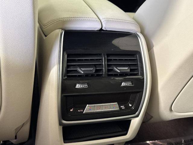 Photo of 2022 Mineral White Metallic BMW X5 PHEV