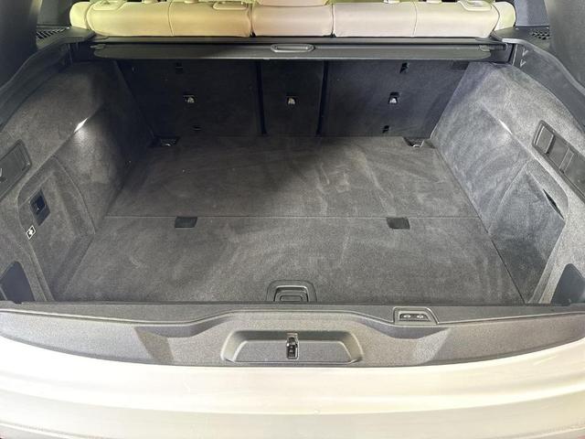 Photo of 2022 Mineral White Metallic BMW X5 PHEV