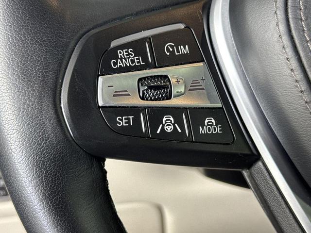 Photo of 2022 Mineral White Metallic BMW X5 PHEV