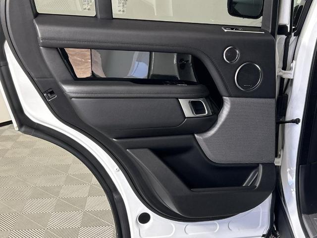 Photo of 2019 Fuji White Land Rover Range Rover