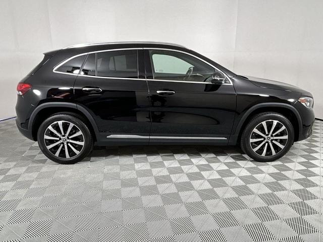 Photo of 2023 Midnight Black Mercedes-Benz GLA 250