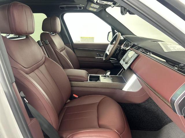Photo of 2025 Ostuni Pearl White Land Rover Range Rover