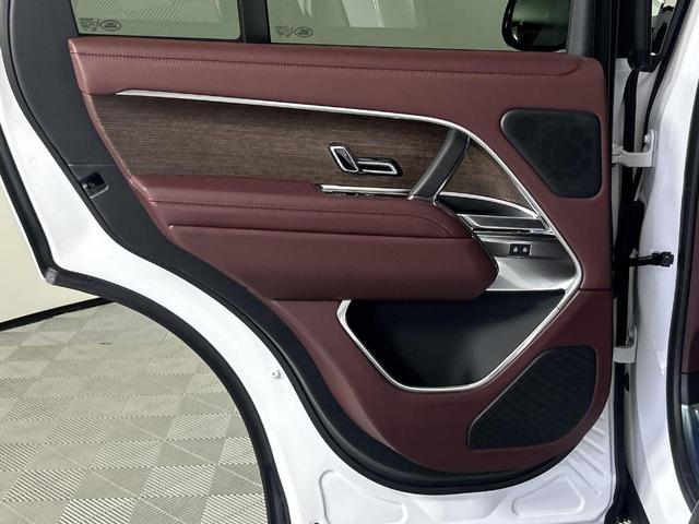 Photo of 2025 Ostuni Pearl White Land Rover Range Rover