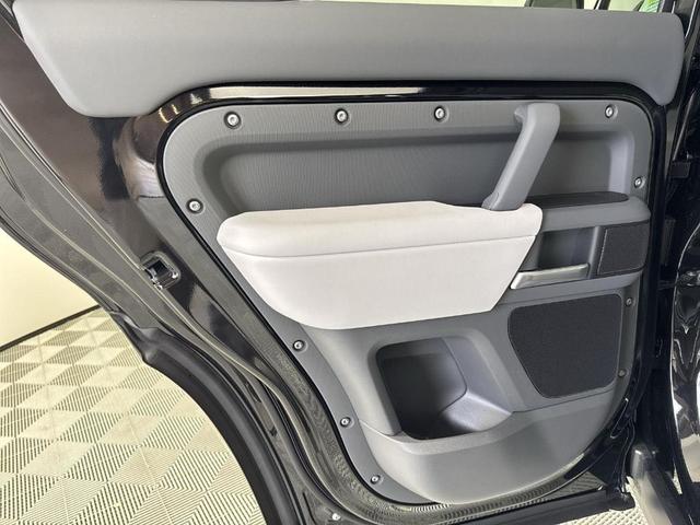 Photo of 2025 Santorini Black Land Rover Defender