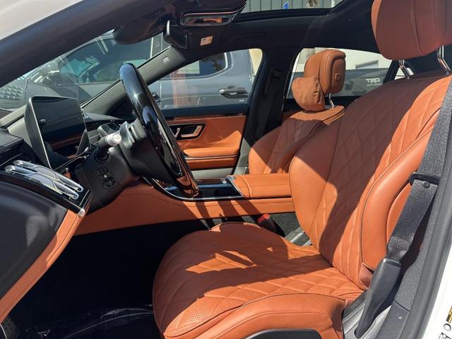 Photo of 2024 Moonlight White Mercedes-Benz S-Class