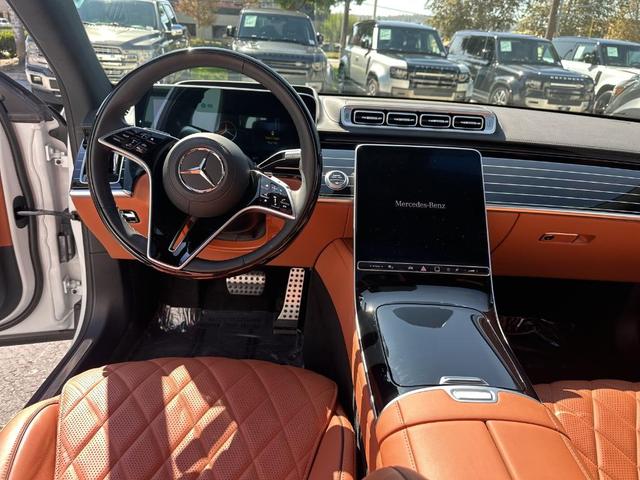 Photo of 2024 Moonlight White Mercedes-Benz S-Class