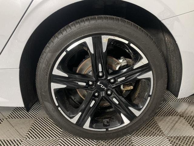 Photo of 2023 Wolf Gray Kia K5