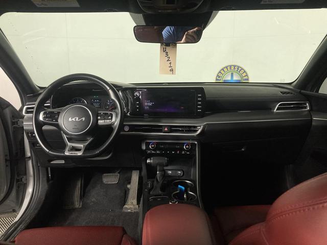 Photo of 2023 Wolf Gray Kia K5