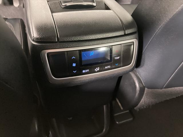 Photo of 2018 Midnight Black Metallic Toyota Highlander