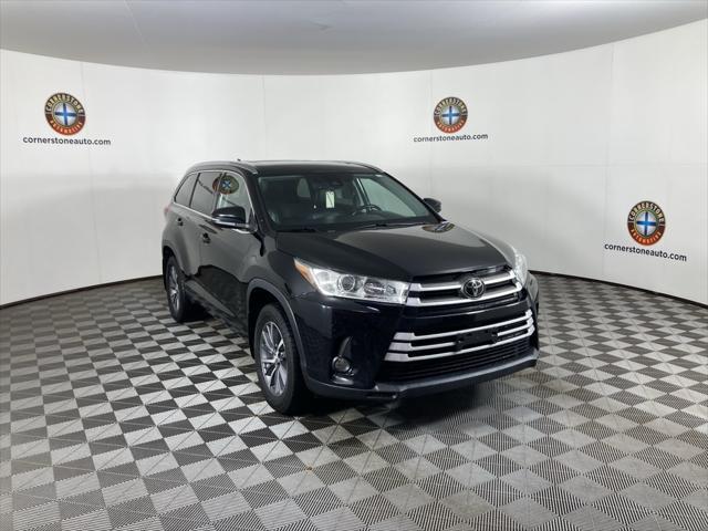 Photo of 2018 Midnight Black Metallic Toyota Highlander