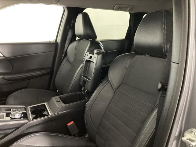 Photo of 2024 Mercury Gray Metallic Mitsubishi Outlander