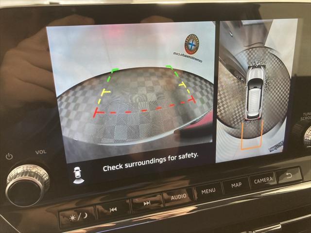 Photo of 2024 Mercury Gray Metallic Mitsubishi Outlander