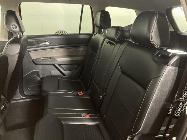 Photo of 2023 Red Metallic Volkswagen Atlas