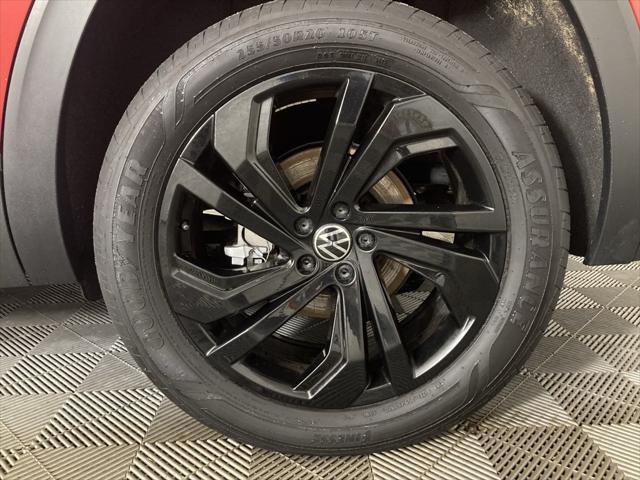 Photo of 2023 Red Metallic Volkswagen Atlas
