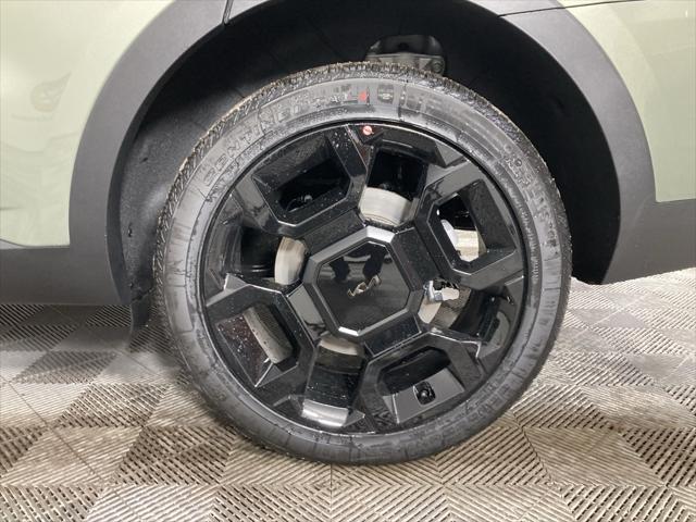Photo of 2025 Jungle Green Kia Sorento