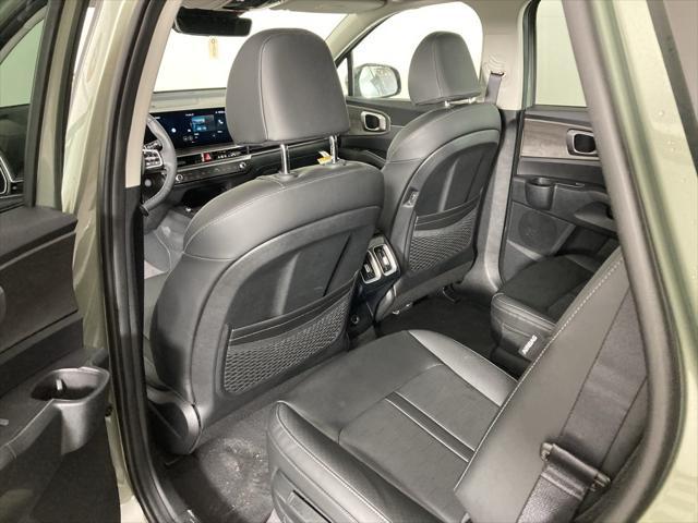 Photo of 2025 Jungle Green Kia Sorento