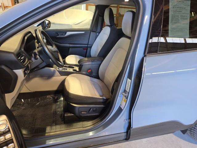 Photo of 2023 Vapor Blue Metallic Ford Escape