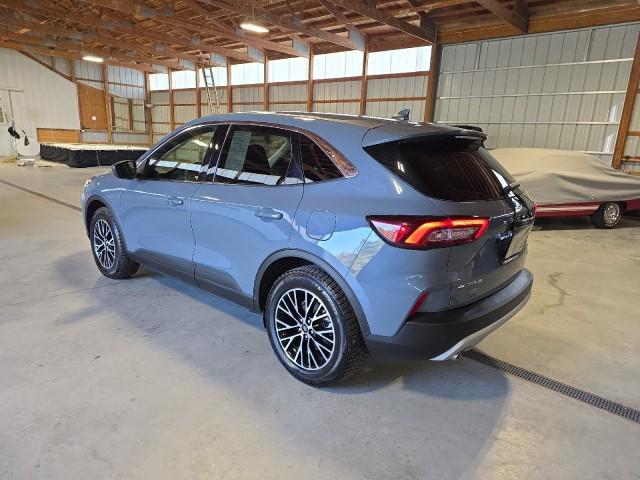 Photo of 2023 Vapor Blue Metallic Ford Escape