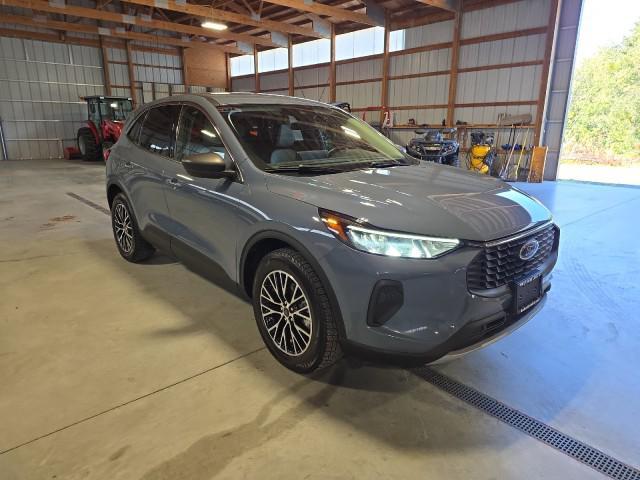 Photo of 2023 Vapor Blue Metallic Ford Escape