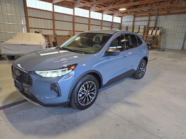 Photo of 2023 Vapor Blue Metallic Ford Escape