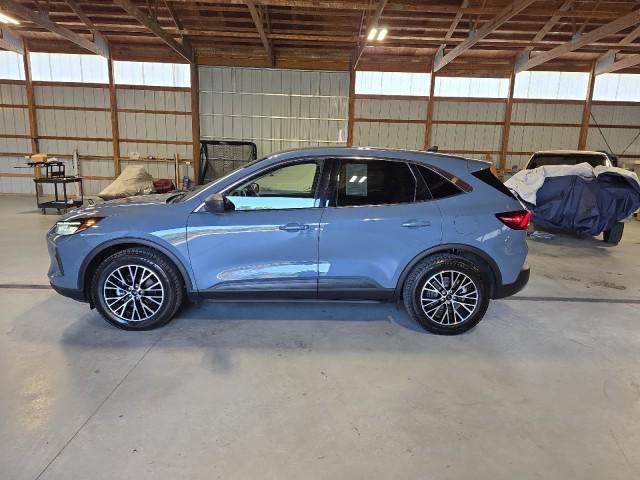 Photo of 2023 Vapor Blue Metallic Ford Escape