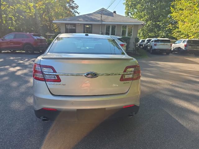 Photo of 2016 Ingot Silver Metallic Ford Taurus
