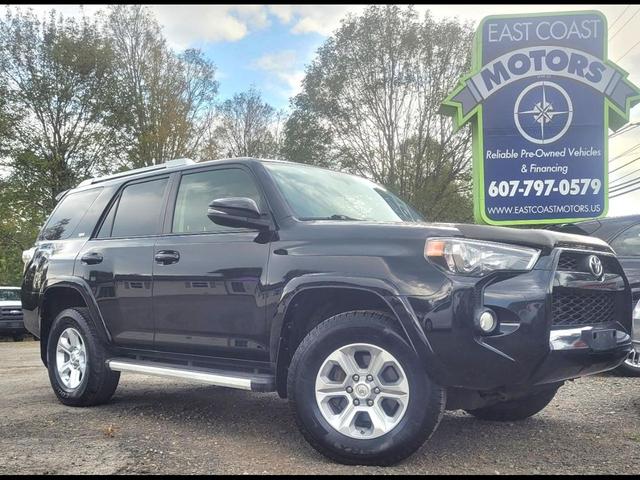 Photo of 2017 Midnight Black Metallic Toyota 4Runner