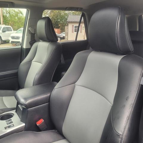 Photo of 2017 Midnight Black Metallic Toyota 4Runner