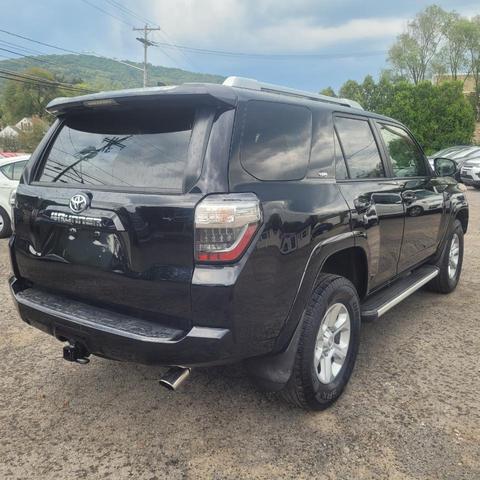Photo of 2017 Midnight Black Metallic Toyota 4Runner