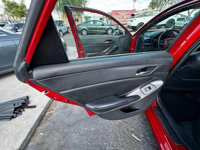 Photo of 2021 Burgandy Toyota Avalon